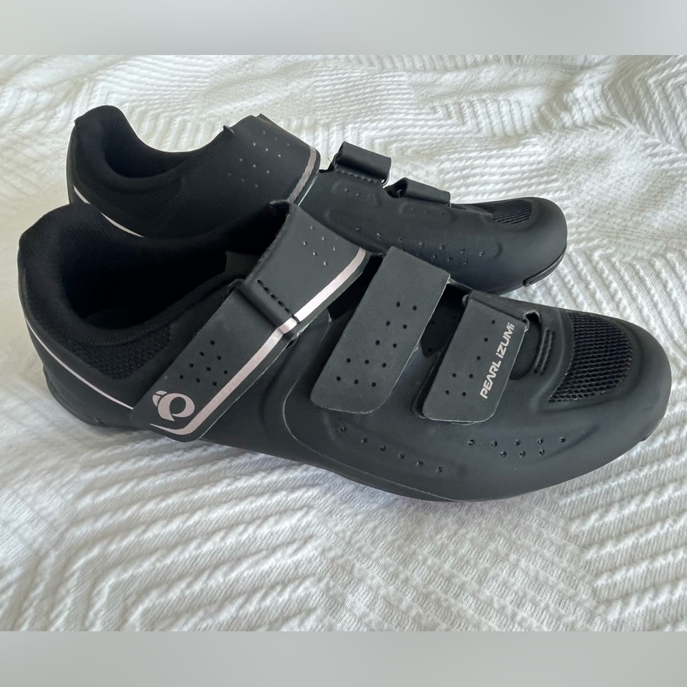 Pearl Izumi Black Cycling Shoes Size 40